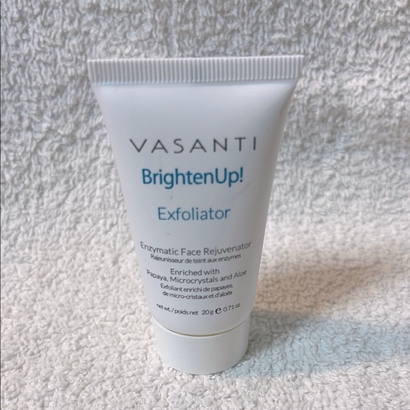 3/$30 - NWOT Vasanti Brighten Up! Exfoliator deluxe sample - Picture 3 of 7